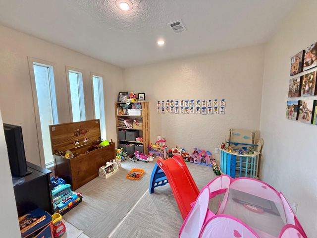 3160 Galewood Lane, Port Neches, TX 77651