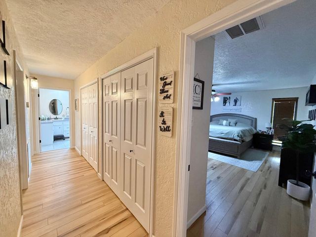 3160 Galewood Lane, Port Neches, TX 77651