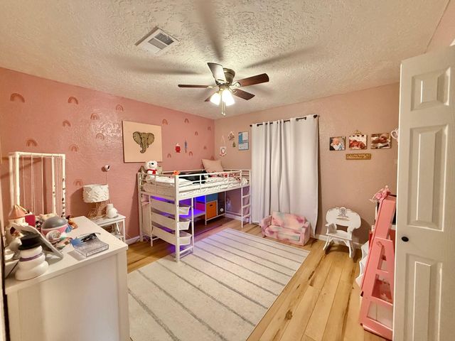 3160 Galewood Lane, Port Neches, TX 77651