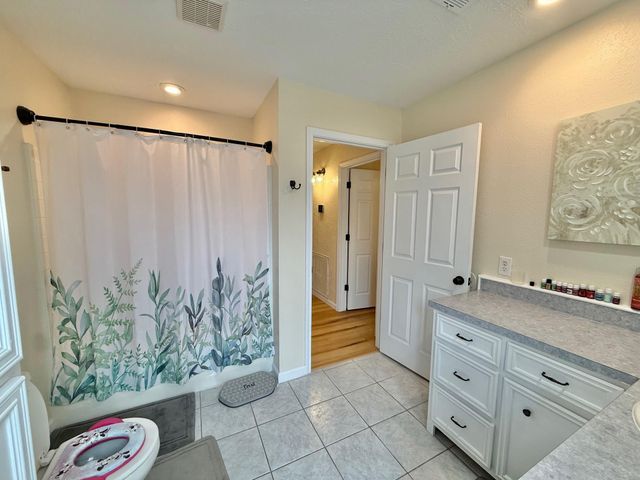 3160 Galewood Lane, Port Neches, TX 77651