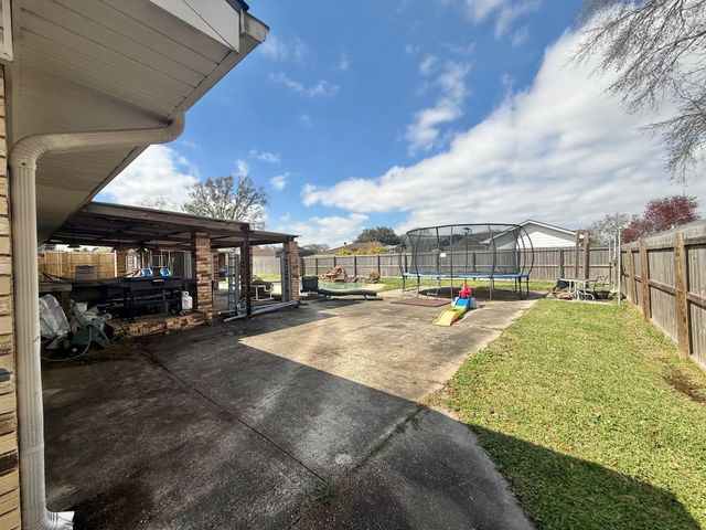 3160 Galewood Lane, Port Neches, TX 77651