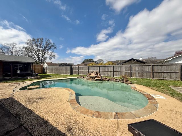 3160 Galewood Lane, Port Neches, TX 77651