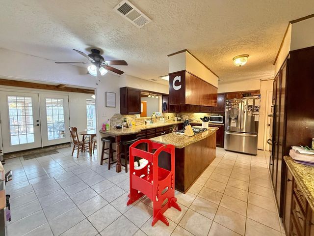 3160 Galewood Lane, Port Neches, TX 77651