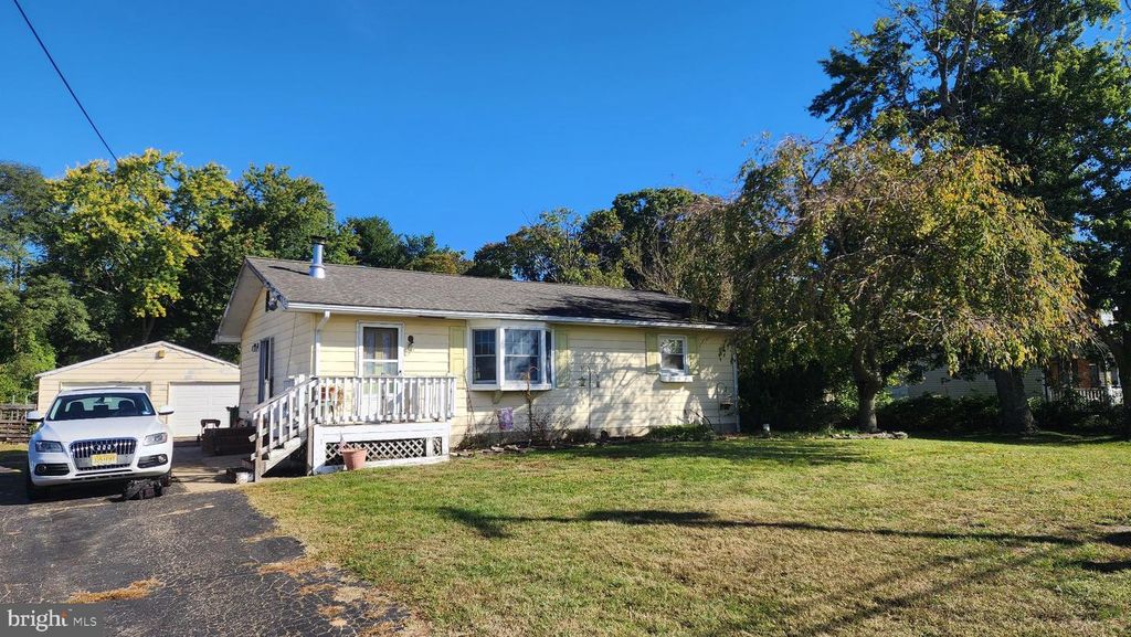335 CHAPEL HEIGHTS RD, SEWELL, NJ 08080 — exterior