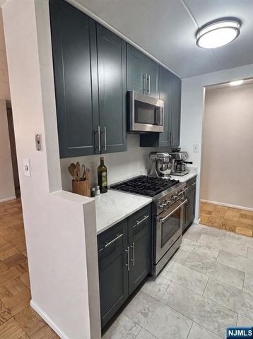 25 Jefferson Street 3D, Hackensack, NJ 07601