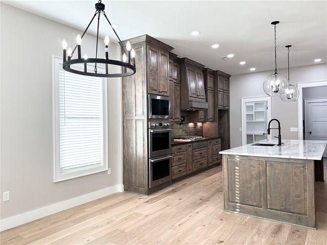 7861 Via Roma Avenue, Springdale, AR 72762