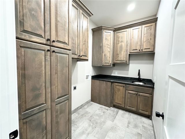 7861 Via Roma Avenue, Springdale, AR 72762