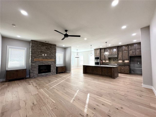 7861 Via Roma Avenue, Springdale, AR 72762