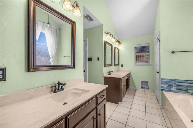 3212 Timber View Circle, Bedford, TX 76021