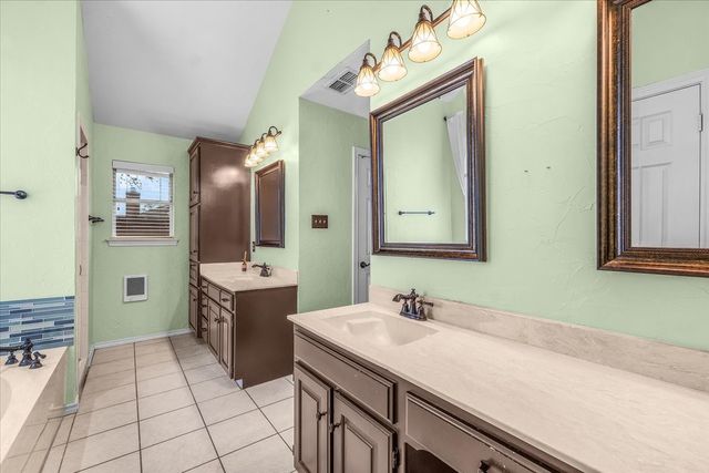 3212 Timber View Circle, Bedford, TX 76021