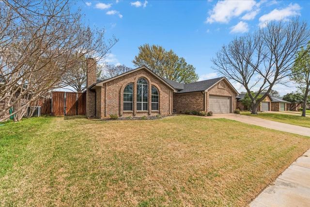 3212 Timber View Circle, Bedford, TX 76021