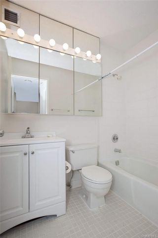 6254 97th Place 11L, Rego Park, NY 11374