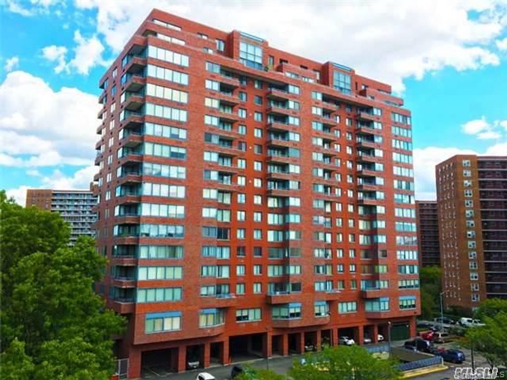 6254 97th Place 11L, Rego Park, NY 11374