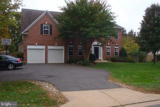8215 ELECTRIC AVE, Vienna, VA 22182