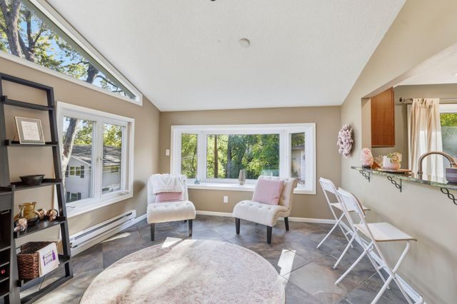 4816 Overlook Drive, Bloomington, MN 55437