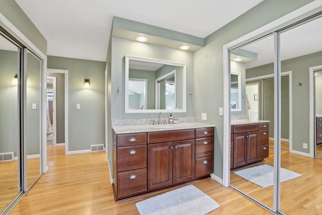 4816 Overlook Drive, Bloomington, MN 55437