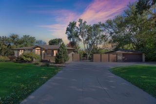 4816 Overlook Drive, Bloomington, MN 55437