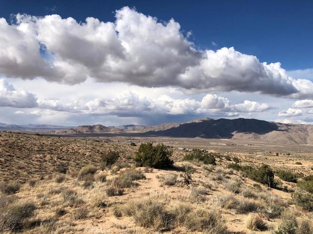 26635 Santa Rosa Road, Apple Valley, CA 92308