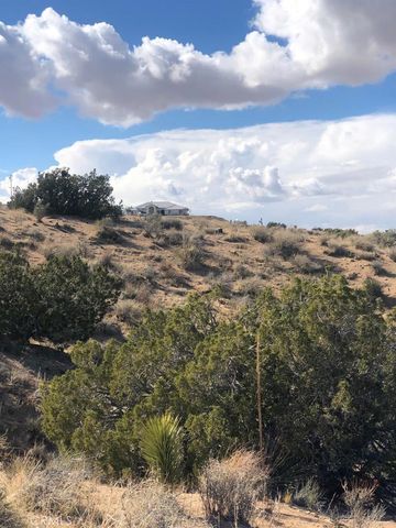 26635 Santa Rosa Road, Apple Valley, CA 92308