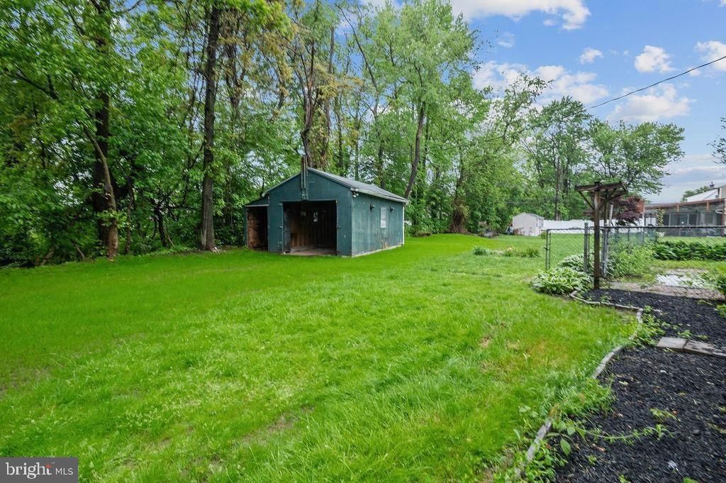 31 KINGWOOD LN, Levittown, PA 19055