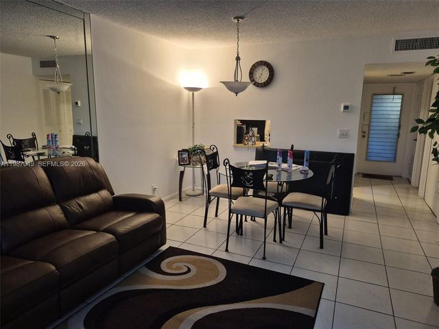 200 Ashbury Rd 307, Hollywood, FL 33024