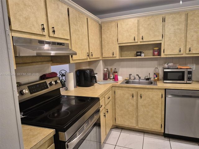 200 Ashbury Rd 307, Hollywood, FL 33024