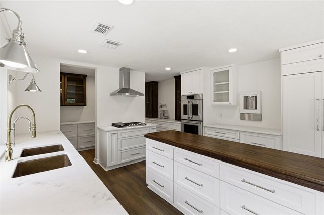 2312 Pebble Beach Drive, League City, TX 77573