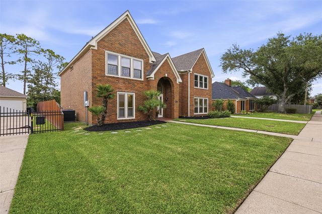 2312 Pebble Beach Drive, League City, TX 77573