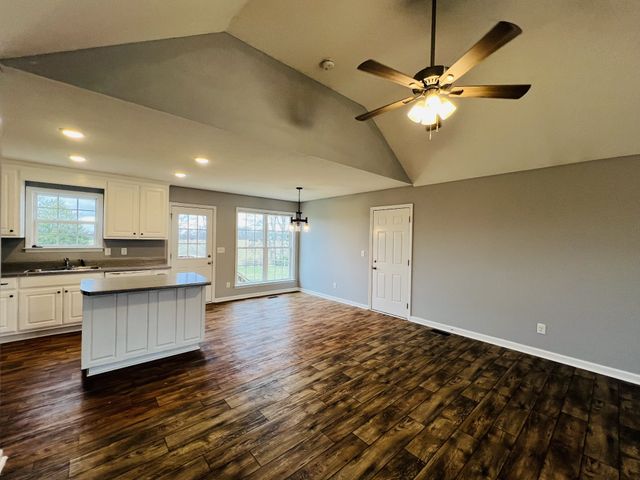 4957 Little Dry Creek Rd, Pulaski, TN 38478