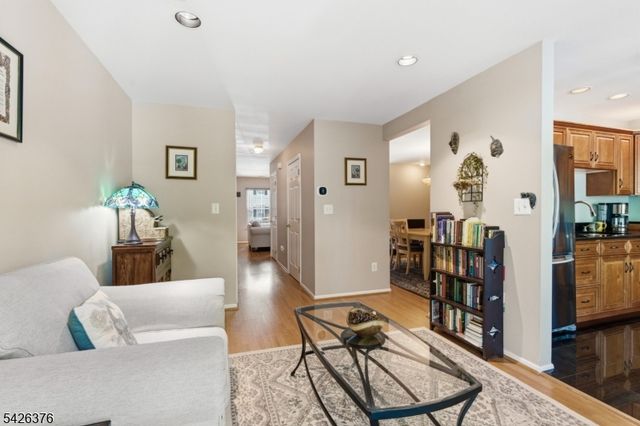 2063 Drake Ct, Mahwah Twp., NJ 07430