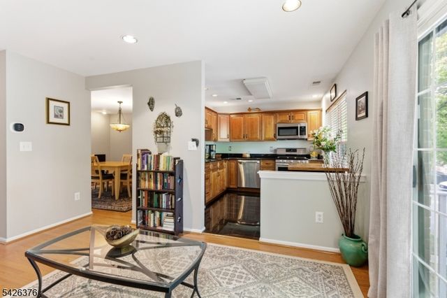 2063 Drake Ct, Mahwah Twp., NJ 07430