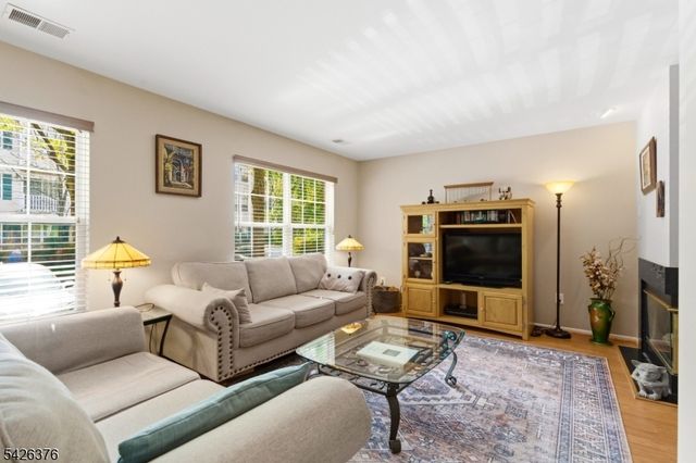 2063 Drake Ct, Mahwah Twp., NJ 07430