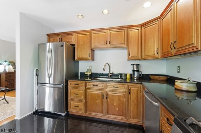 2063 Drake Ct, Mahwah Twp., NJ 07430