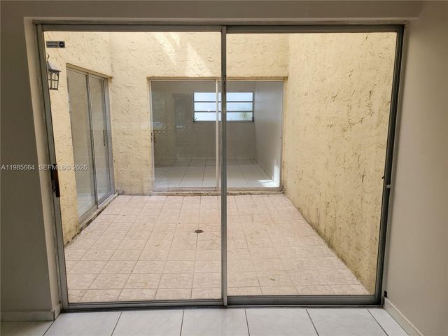 14389 Kendale Lakes Cir 14389, Miami, FL 33183