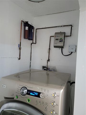 14389 Kendale Lakes Cir 14389, Miami, FL 33183