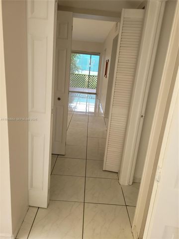 14389 Kendale Lakes Cir 14389, Miami, FL 33183