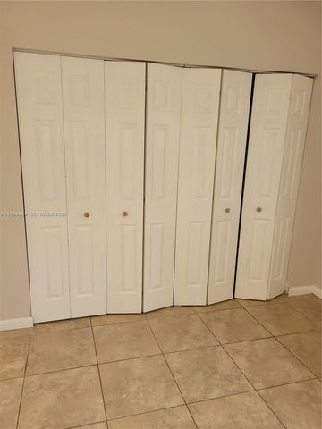 14389 Kendale Lakes Cir 14389, Miami, FL 33183