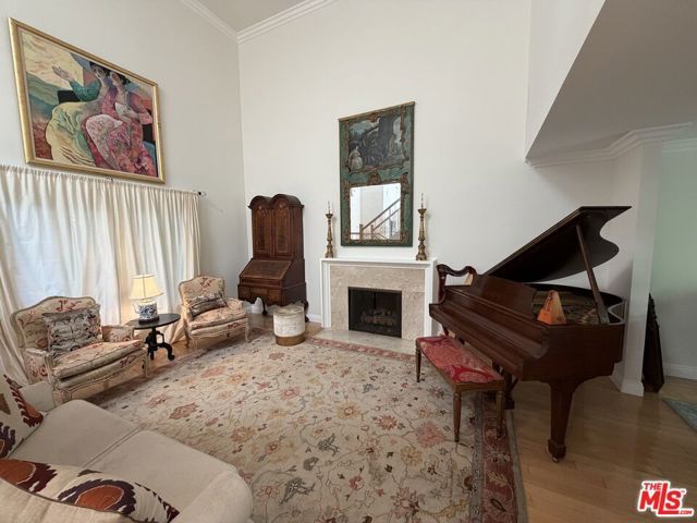 3004 Stoner Avenue, Los Angeles, CA 90066