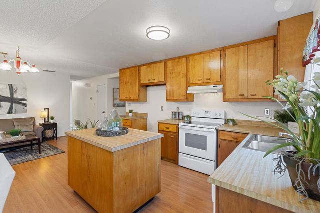 7104 Dawn View Ct, Citrus Heights, CA 95621