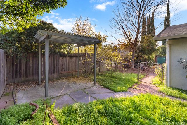 7104 Dawn View Ct, Citrus Heights, CA 95621