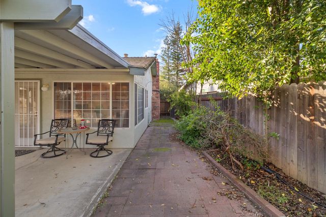 7104 Dawn View Ct, Citrus Heights, CA 95621