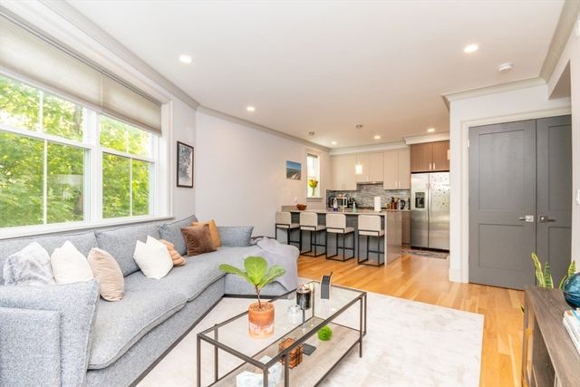 142 Willard 7, Quincy, MA 02169