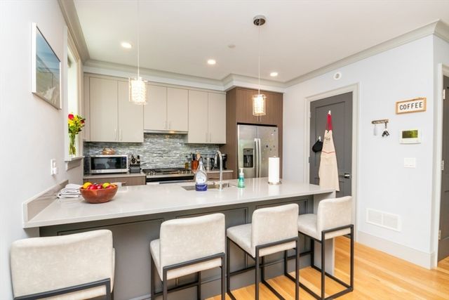 142 Willard 7, Quincy, MA 02169