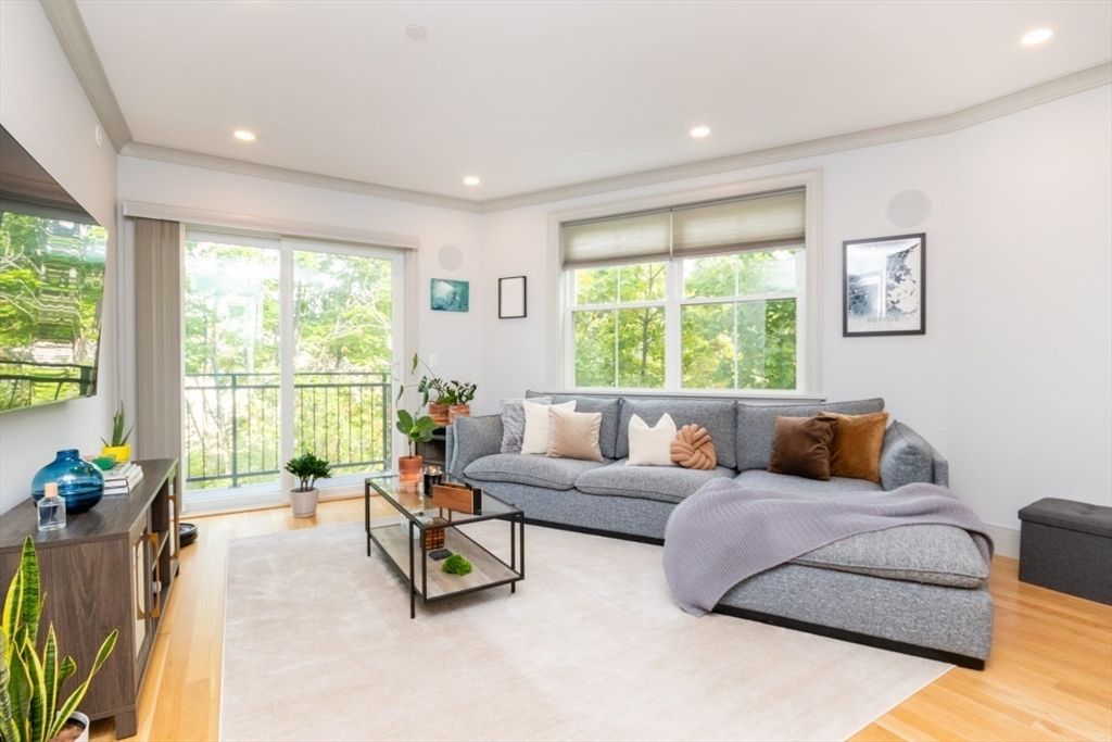 142 Willard 7, Quincy, MA 02169