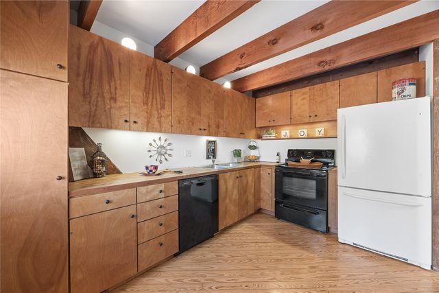 3201 Muscatine Avenue 3, Iowa City, IA 52240