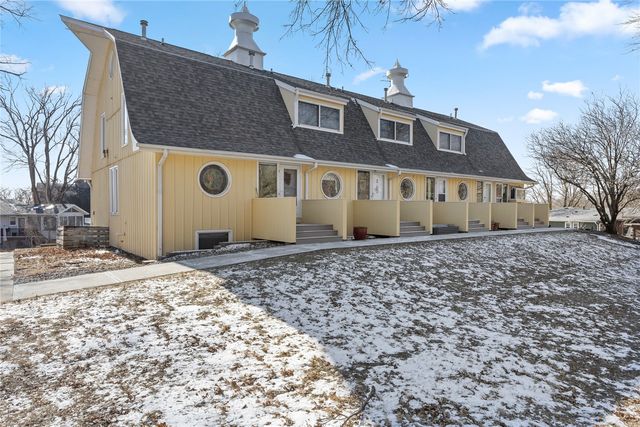 3201 Muscatine Avenue 3, Iowa City, IA 52240