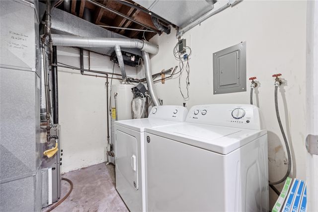 3201 Muscatine Avenue 3, Iowa City, IA 52240