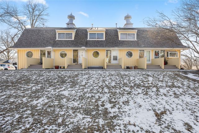 3201 Muscatine Avenue 3, Iowa City, IA 52240