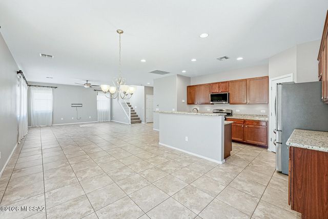 323 E Refuge Loop, Vail, AZ 85641