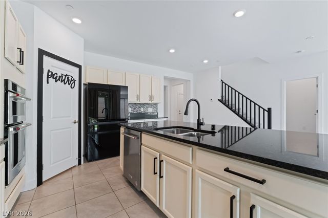 9993 Birch Knoll Avenue, Las Vegas, NV 89166